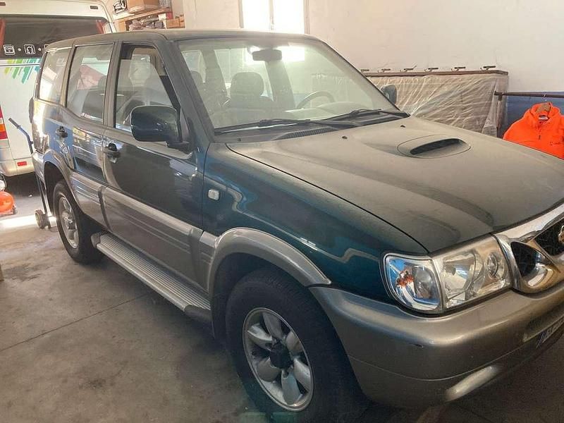 Verde Usata 2000 Nissan Terrano SUV | 7000 € (Molto cara) - Immagine 1/4