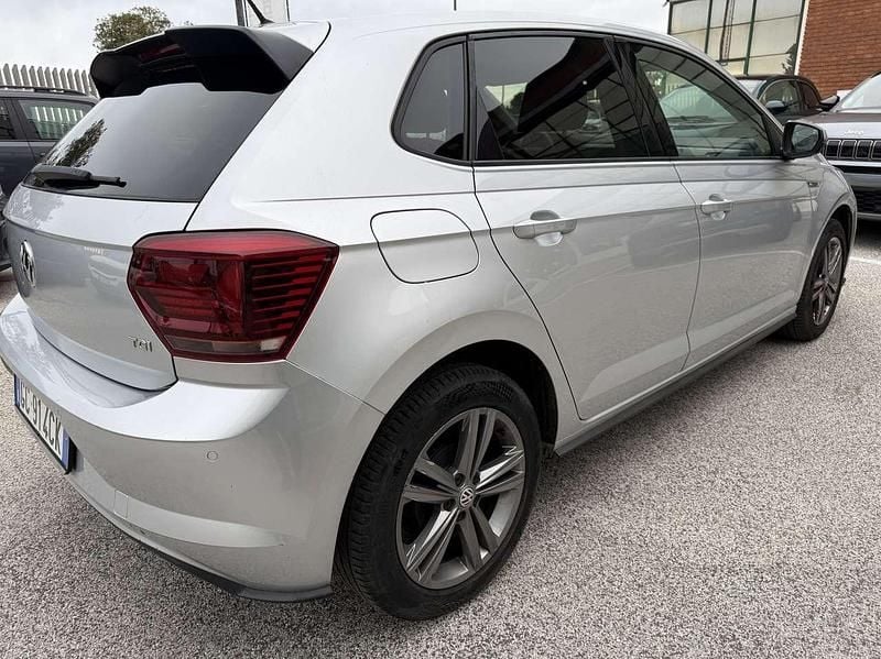 Używany VW Polo Highline 90 KM (66 kW) 2020 Srebrny Hatchback