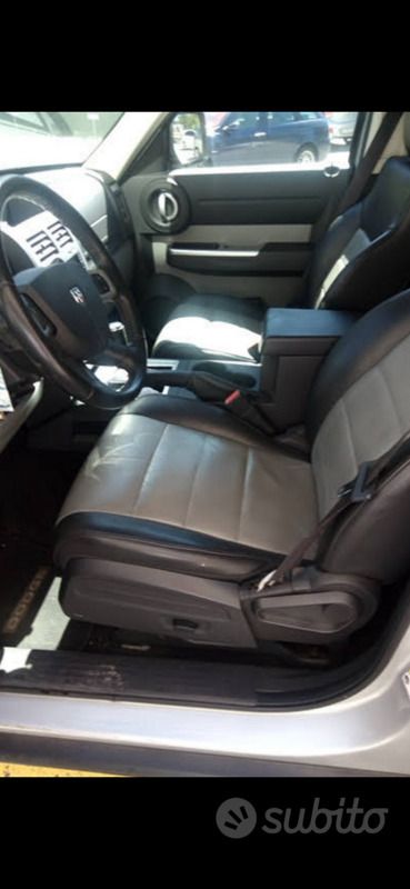 Grigio Usata 2008 Dodge Nitro SUV | 5500 € (Buon prezzo) - Immagine 1/4