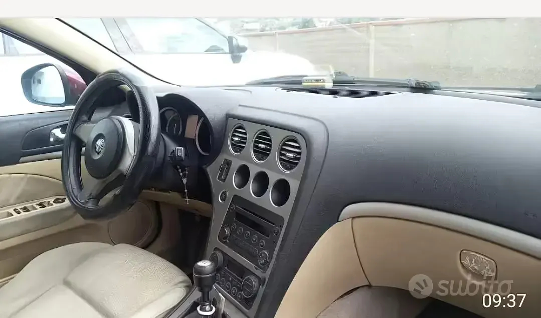 Second-hand Alfa Romeo 159 120 CP (88 kW) 2006 Roșu Break