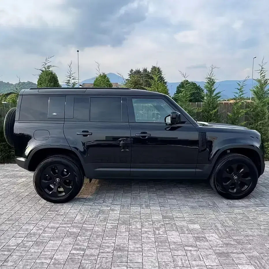 Usata Land Rover Defender SE 240 CV (176 kW) 2020 Nero SUV