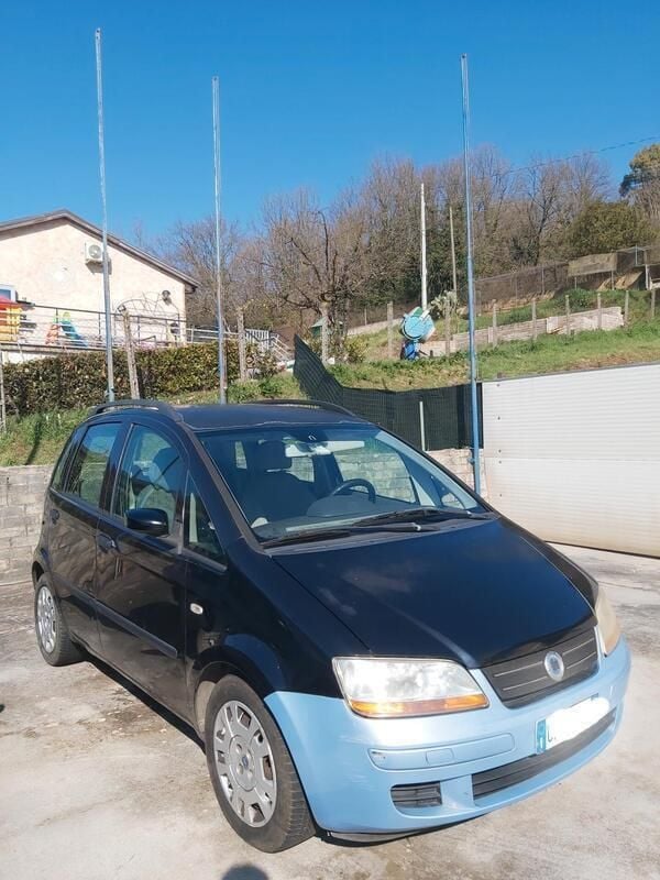 Usata Fiat Idea Dynamic 69 CV (50 kW) 2005 Nero Monovolume