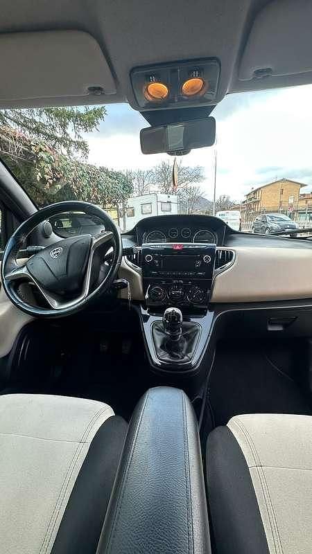Usata Lancia Ypsilon Gold 80 CV (58 kW) 2015 Utilitaria