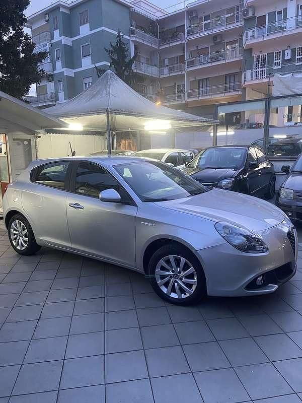 Usata Alfa Romeo Giulietta Super 120 CV (88 kW) 2017 Utilitaria