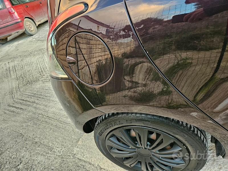 Usata Lancia Ypsilon Platinum 69 CV (50 kW) 2014 Utilitaria