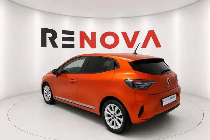 Usata Renault Clio V Evolution 143 CV (105 kW) 2024 Arancione Utilitaria