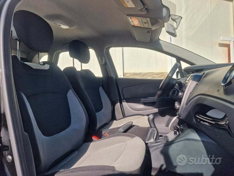 Usata Renault Captur 90 CV (66 kW) 2017 Nero SUV