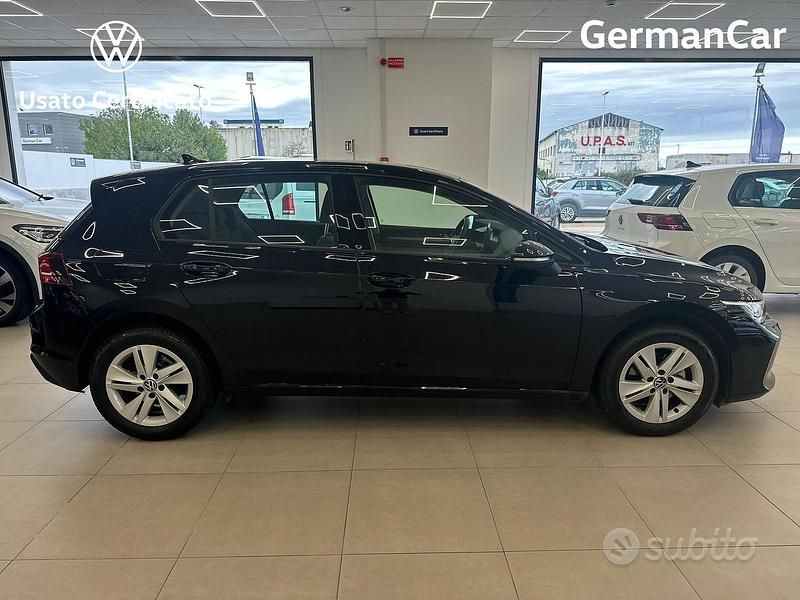 Usata VW Golf VIII Life 115 CV (84 kW) 2025 Nero Berlina