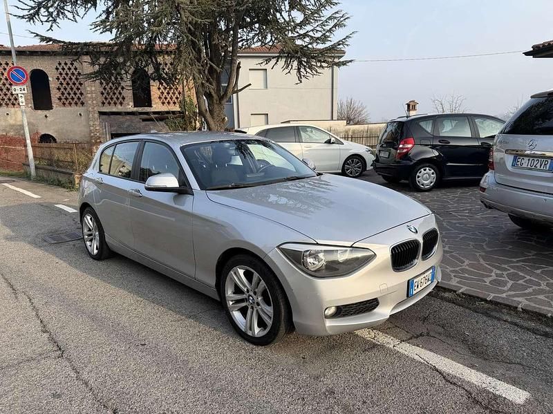 Grigio Usata 2014 BMW 118 Utilitaria | 6000 € (Ottimo prezzo) - Immagine 1/4