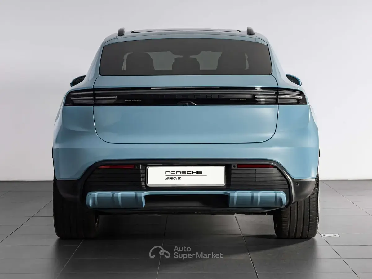 Usata Porsche Macan 300 kW (408 CV) 2024 Blu frozen SUV