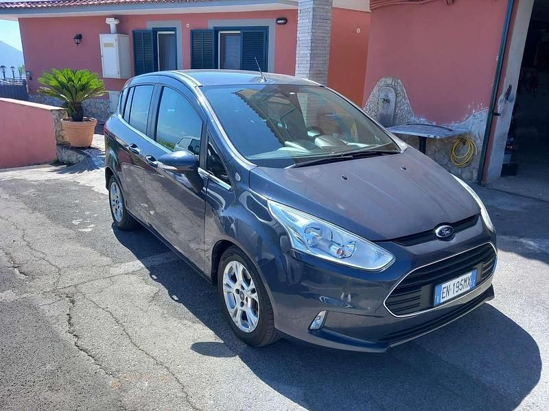 Usado Ford B-MAX Titanium 101 CV (74 kW) 2013 Gris Monovolumen