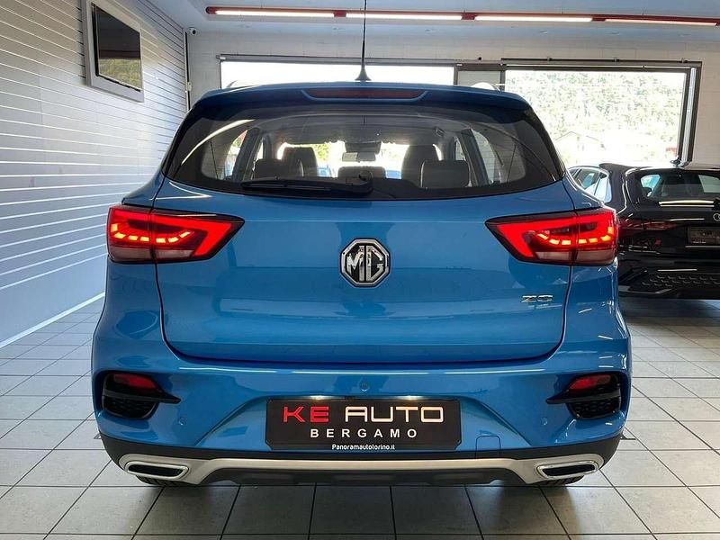 Usata MG ZS Luxury 111 CV (81 kW) 2023 Blu/azzurro SUV