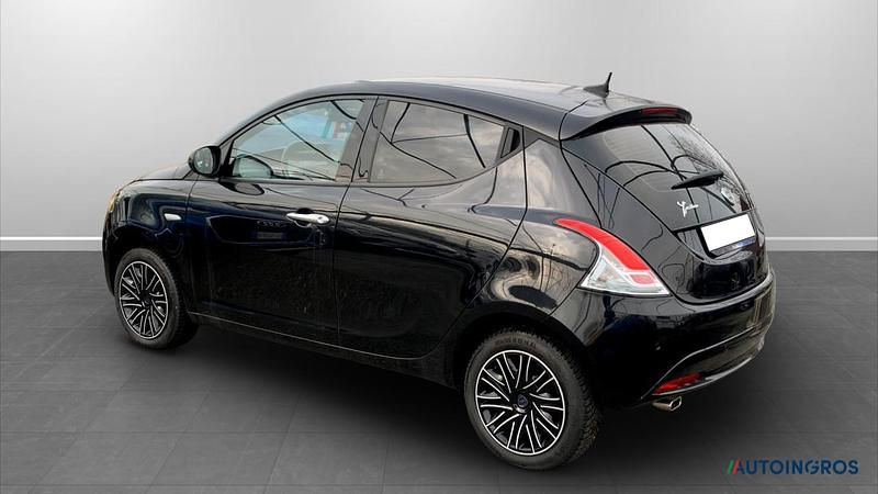 Usata Lancia Ypsilon Gold 69 CV (50 kW) 2022 Nero Utilitaria