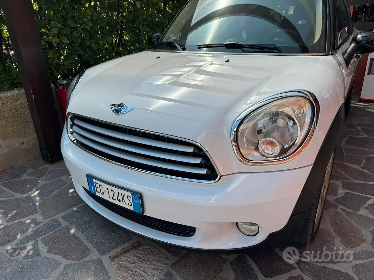 Usata Mini Countryman 111 CV (81 kW) 2011 Giallo SUV