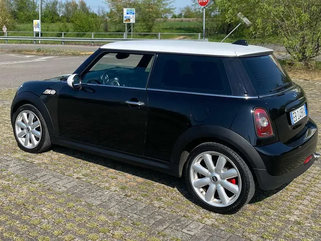Usata Mini ONE 75 CV (55 kW) 2010 Nero Utilitaria