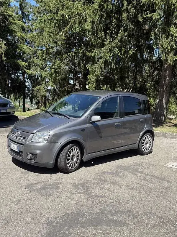 Usata Fiat Panda 101 CV (74 kW) 2007 Utilitaria