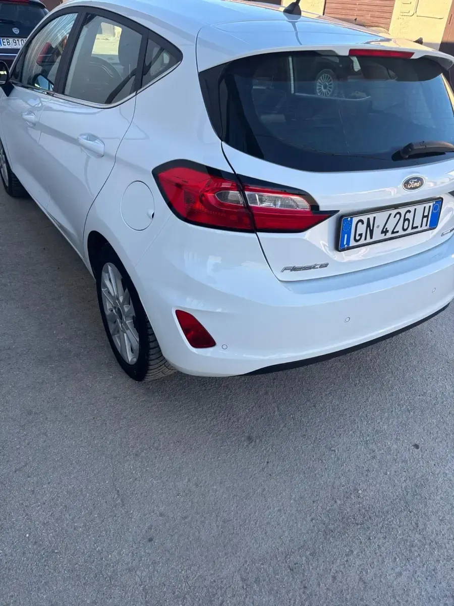 Usata Ford Fiesta Titanium 125 CV (91 kW) 2023 Bianco Utilitaria