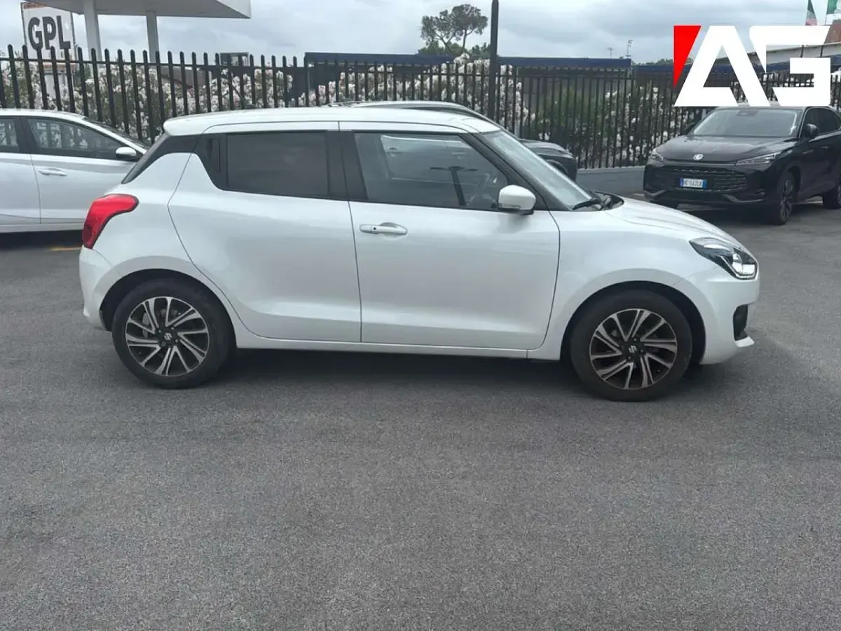 Usata Suzuki Swift 83 CV (61 kW) 2023 Bianco Utilitaria