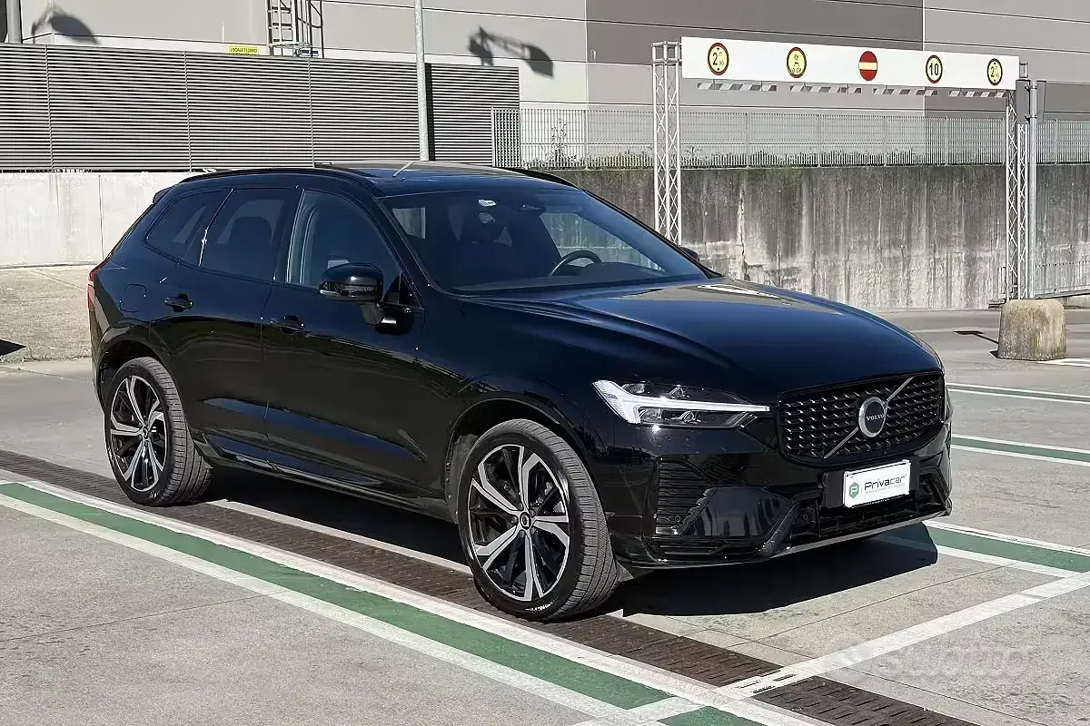 Usata Volvo XC60 Plus 197 CV (144 kW) 2022 Nero SUV