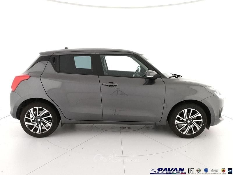 Usata Suzuki Swift 83 CV (61 kW) 2024 Grigio scuro Utilitaria