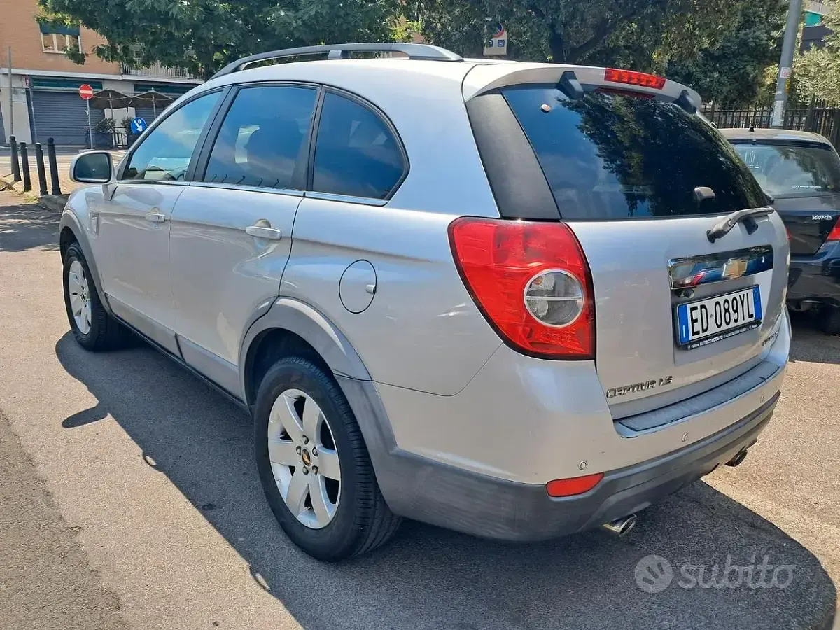 Usata Chevrolet Captiva 127 CV (93 kW) 2010 Grigio SUV
