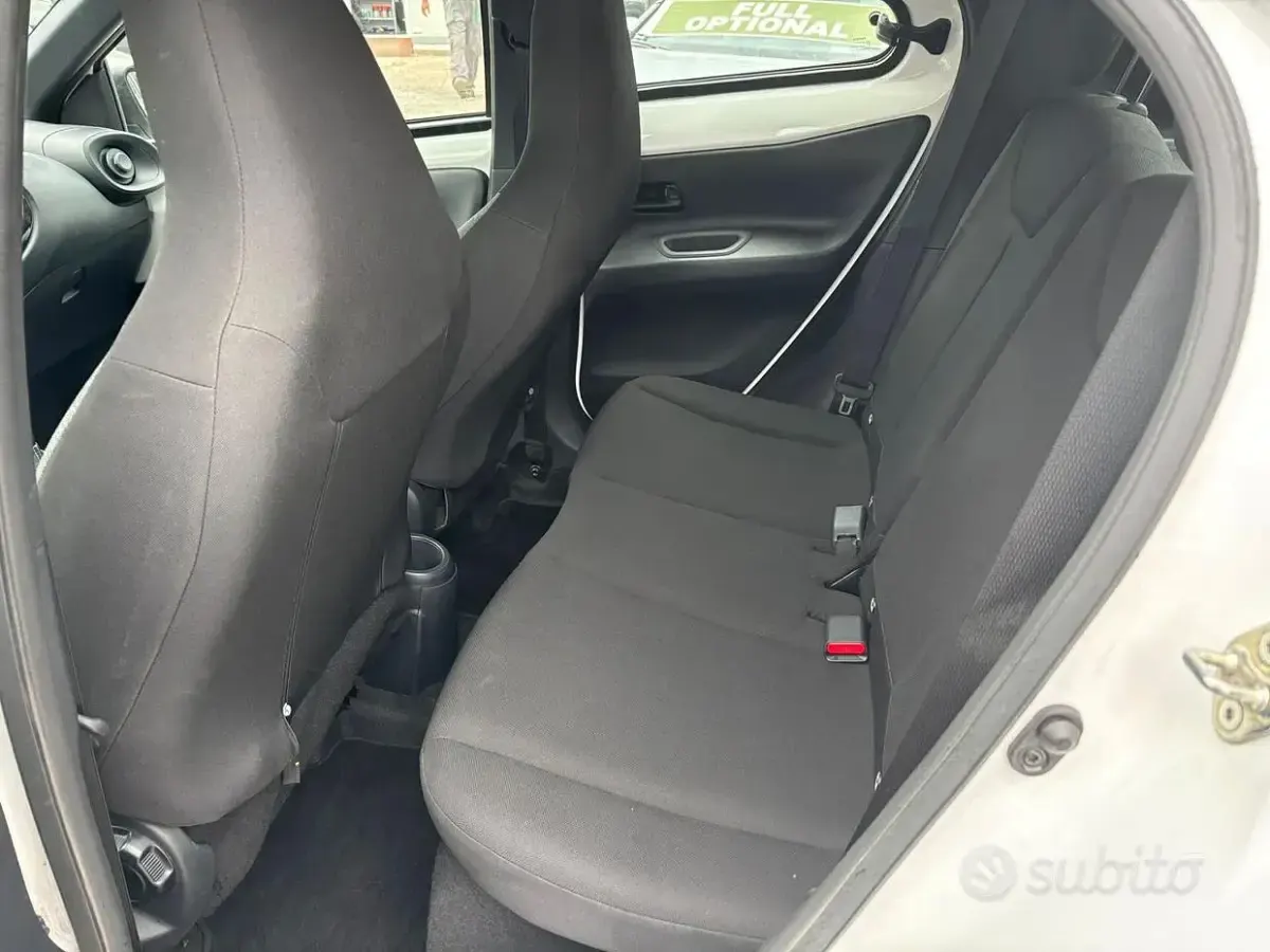 Usata Toyota Aygo X Active 72 CV (52 kW) 2024 Bianco SUV