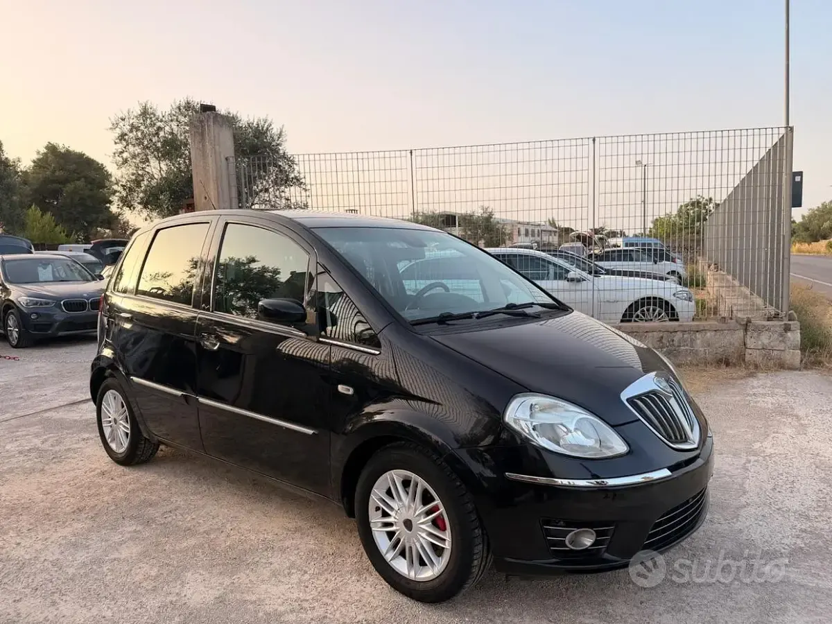 Usata Lancia Musa 95 CV (69 kW) 2009 Nero Monovolume