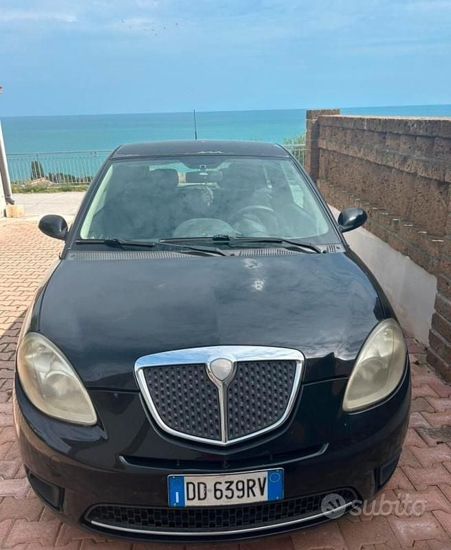 Nero Usata 2006 Lancia Ypsilon Utilitaria | 2200 € (Ottimo prezzo) - Immagine 1/4