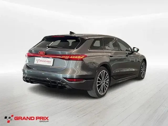Usata Audi A6 e-tron S-Line 314 kW (428 CV) 2025 Grigio Station wagon