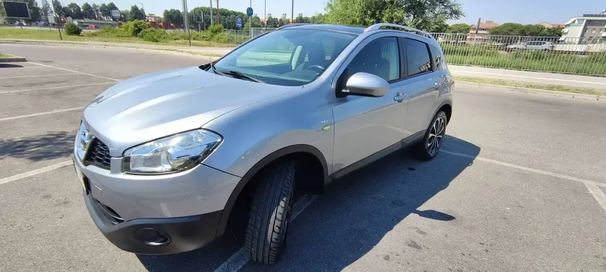 Usata Nissan Qashqai N-TEC 117 CV (86 kW) 2011 Grigio SUV