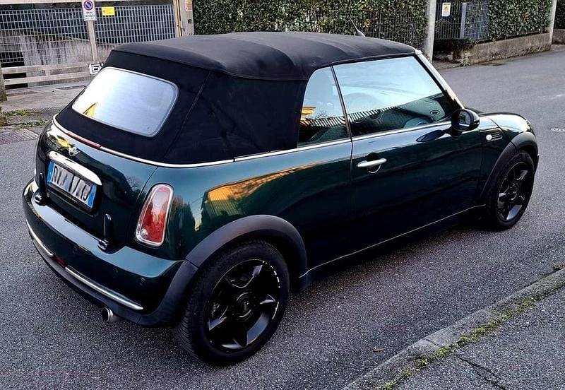Usata Mini Cooper Cabriolet 120 CV (88 kW) 2009 Verde Cabrio