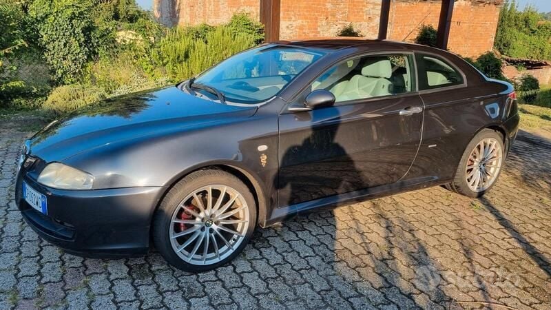 Usata Alfa Romeo GT Distinctive 150 CV (110 kW) 2004 Nero Coupé