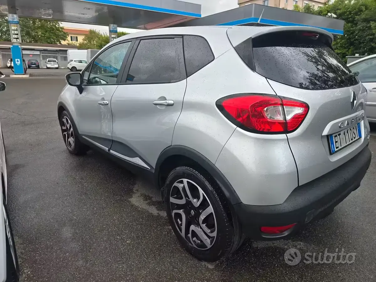 Usata Renault Captur 90 CV (66 kW) 2014 Grigio SUV