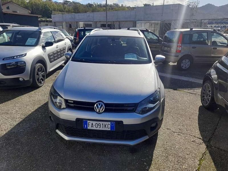 Argento Usata 2015 VW Polo Cross Due volumi | 8700 € (Buon prezzo) - Immagine 1/4