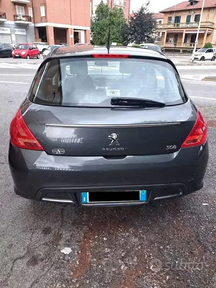 Usata Peugeot 308 120 CV (88 kW) 2012 Berlina