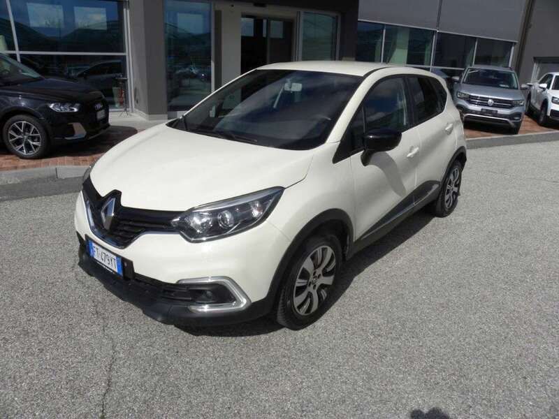 Usata Renault Captur Techno 143 CV (105 kW) 2019 Beige SUV