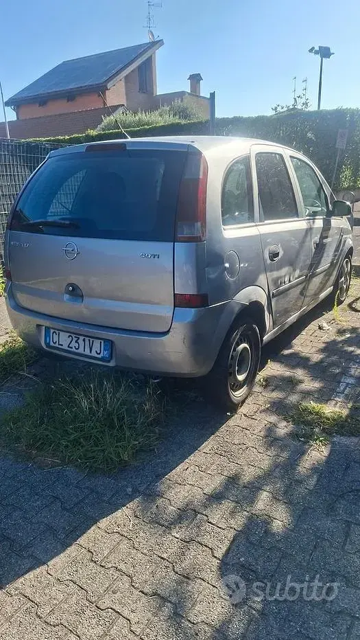 Usata Opel Meriva 101 CV (74 kW) 2004 Giallo Monovolume