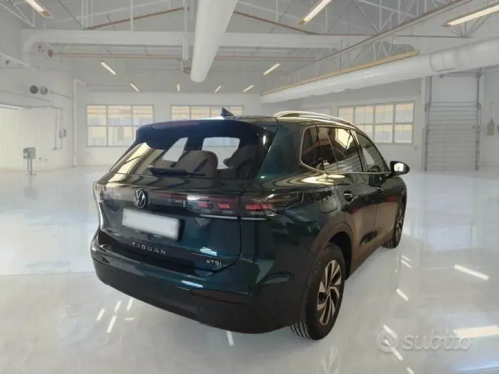 Nuova VW Tiguan Edition 131 CV (96 kW) 2025 Verde SUV