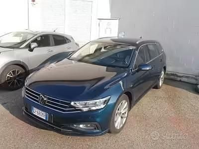 Usata VW Passat Business 150 CV (110 kW) 2023 Blu Station wagon