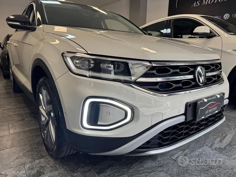 Usata VW T-Roc R-line 116 CV (85 kW) 2022 Beige SUV