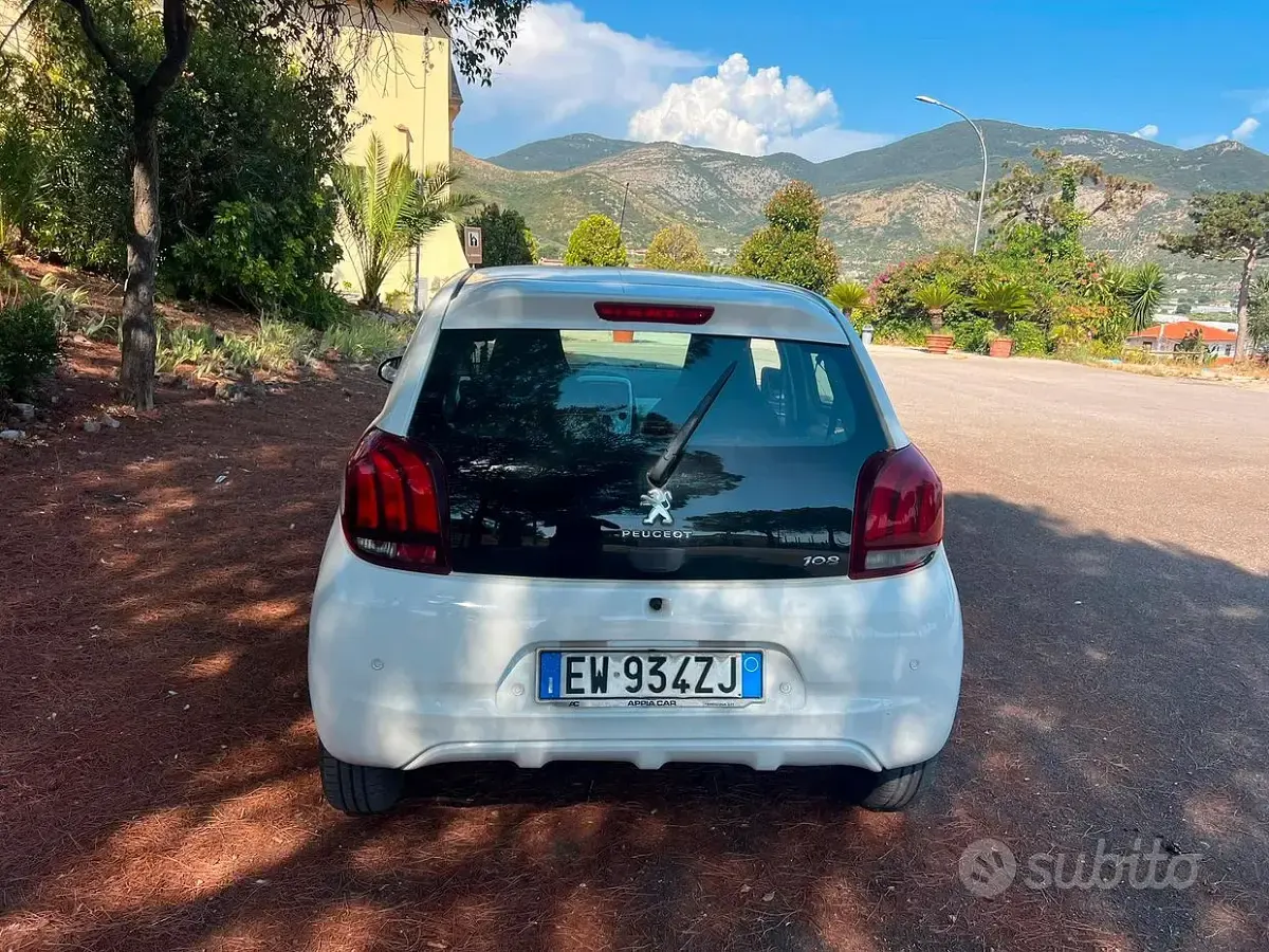 Usata Peugeot 108 69 CV (50 kW) 2014 Bianco Berlina