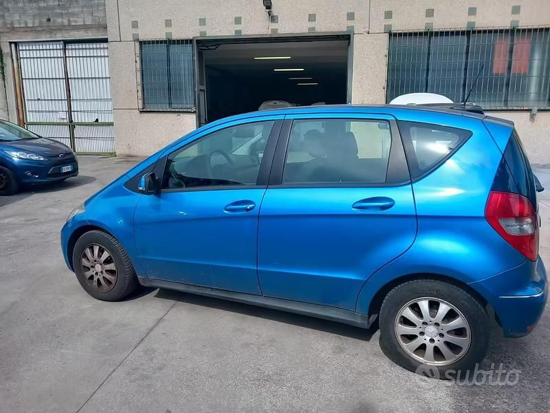 Usata Mercedes A150 95 CV (69 kW) 2010 Blu Berlina