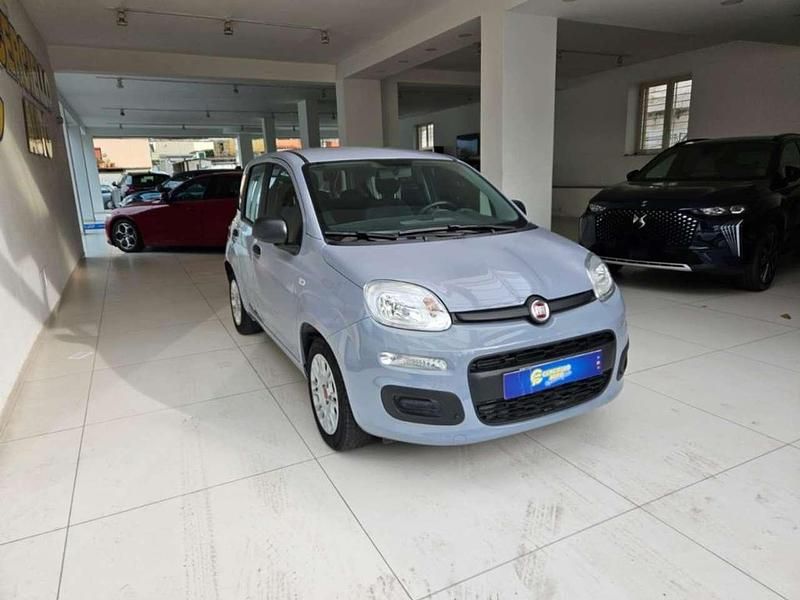 Usata Fiat Panda Cross Cross 69 CV (50 kW) 2022 Grigio pastello Utilitaria