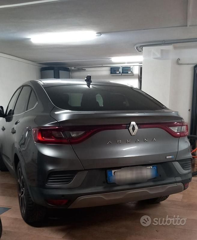 Usata Renault Arkana 145 CV (106 kW) 2022 Grigio SUV