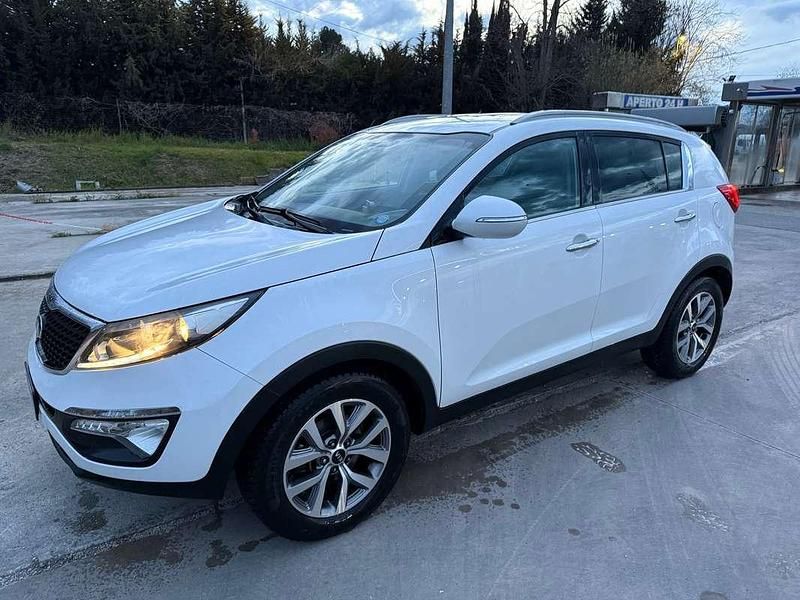 Bianco Usata 2015 Kia Sportage SUV | 9500 € (Buon prezzo) - Immagine 1/4
