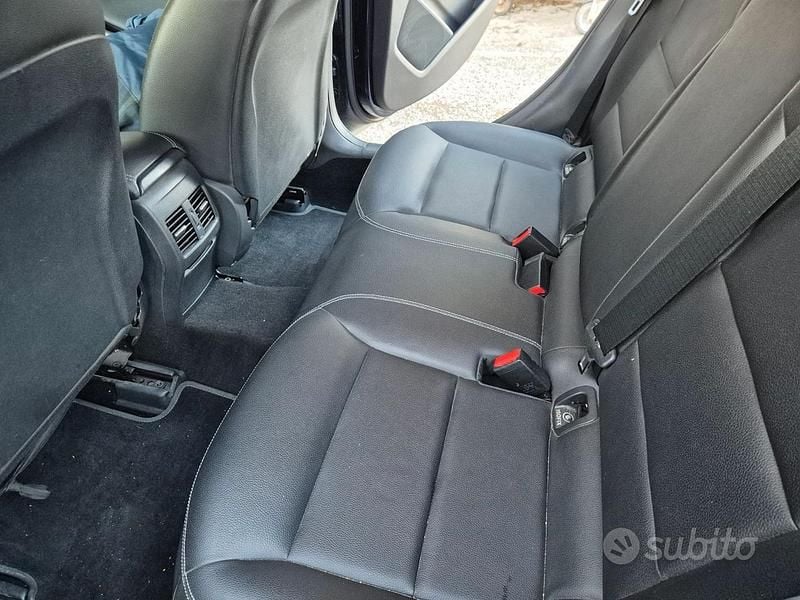 Blu Usata 2017 Mercedes 220 Station wagon | 21.000 € - Immagine 1/4