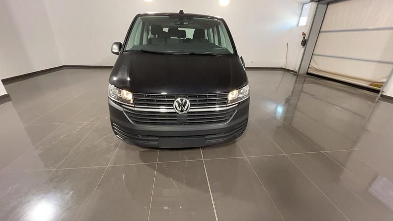 Usata VW Caravelle 150 CV (110 kW) 2023 Deep black perlato Monovolume