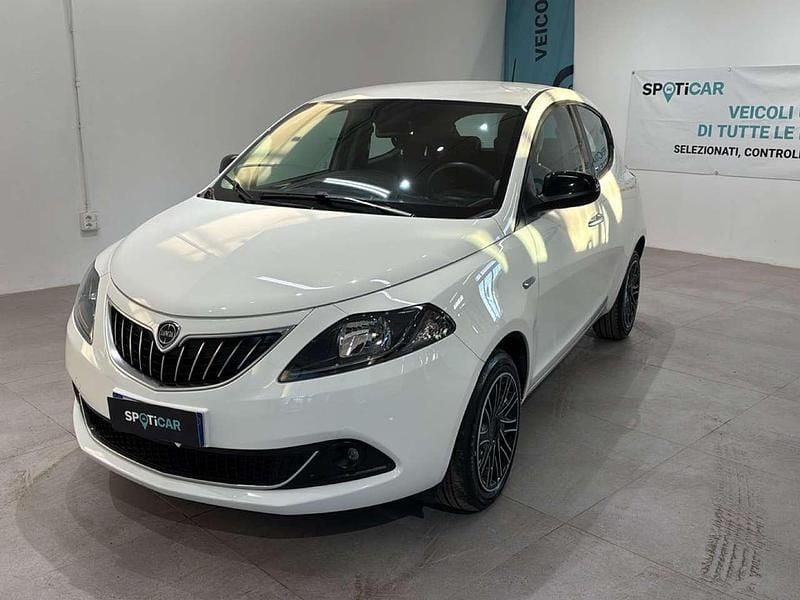 Bianco Usata 2023 Lancia Ypsilon Gold Due volumi | 12.500 € (Buon prezzo) - Immagine 1/4