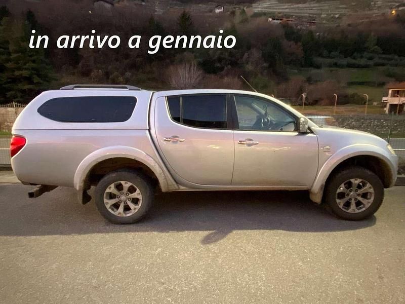 Grigio Usata 2010 Mitsubishi L200 Intense+ Pick-up | 14.800 € (Buon prezzo) - Immagine 1/4