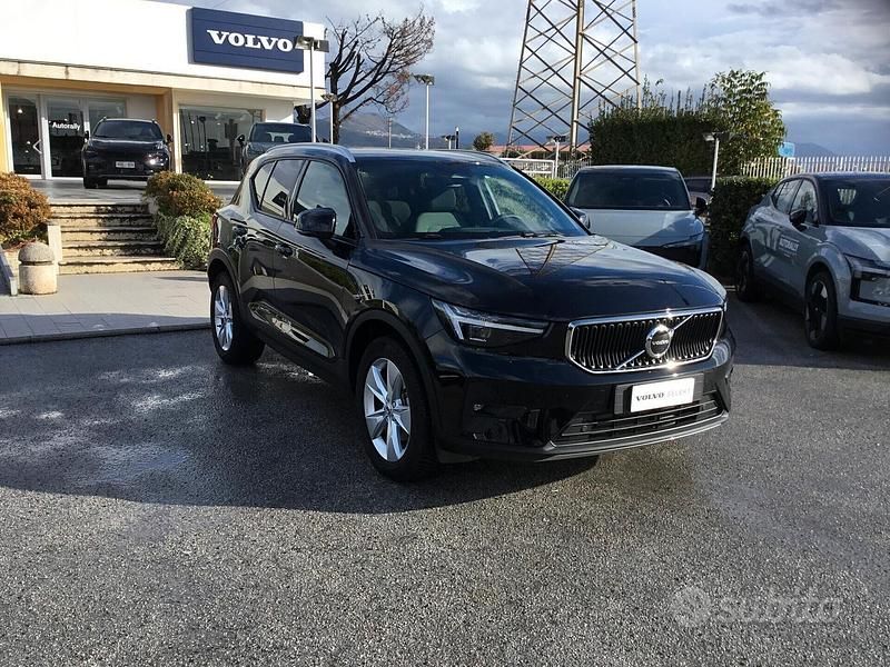 Nero Usata 2025 Volvo XC40 Core SUV | 34.500 € (Cara) - Immagine 1/4